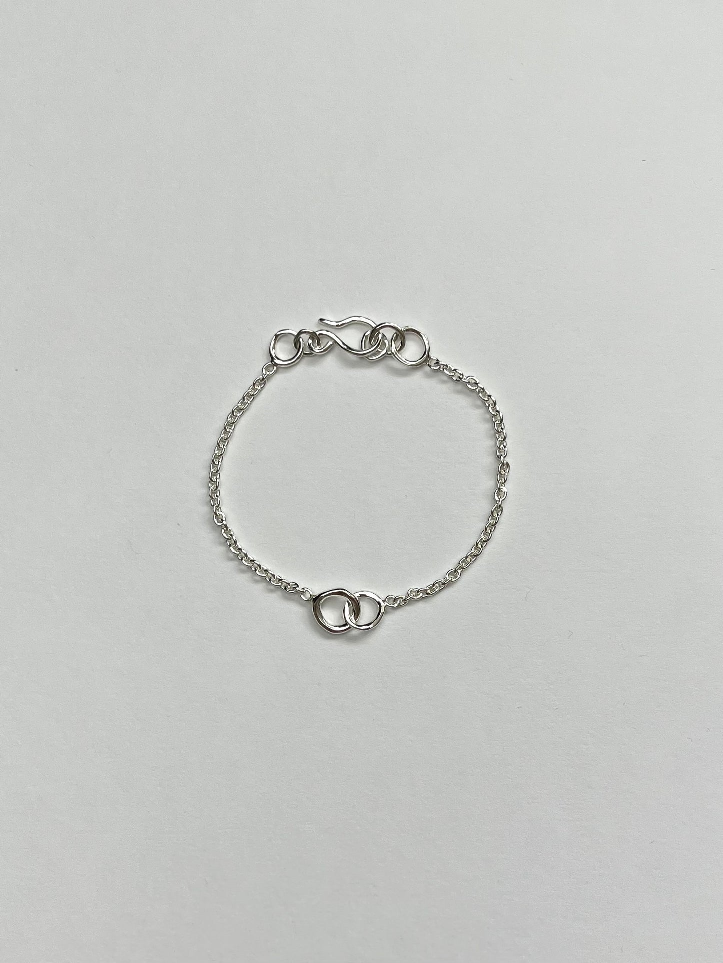 TRO, bracelet