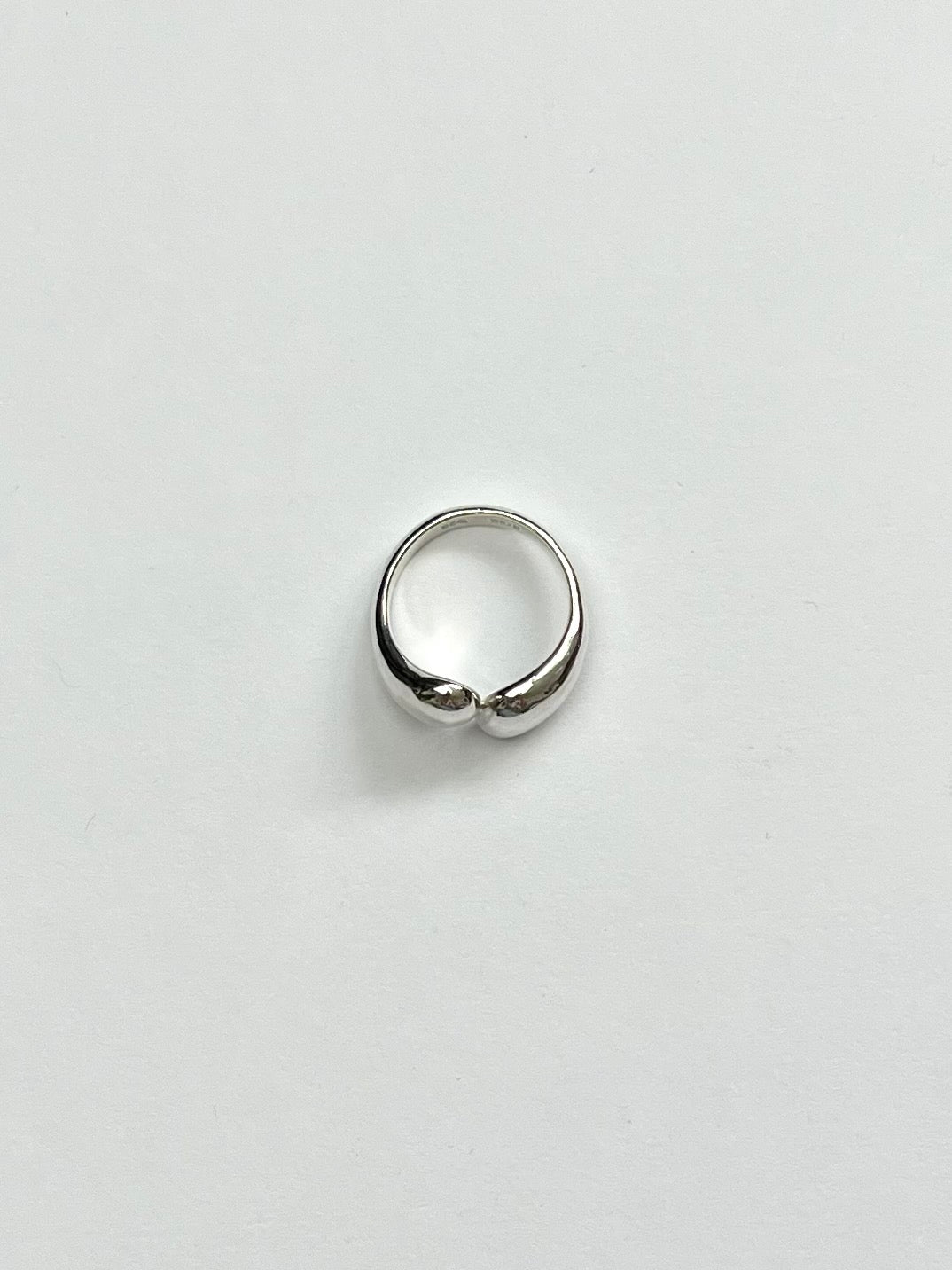 SKÆR, ring