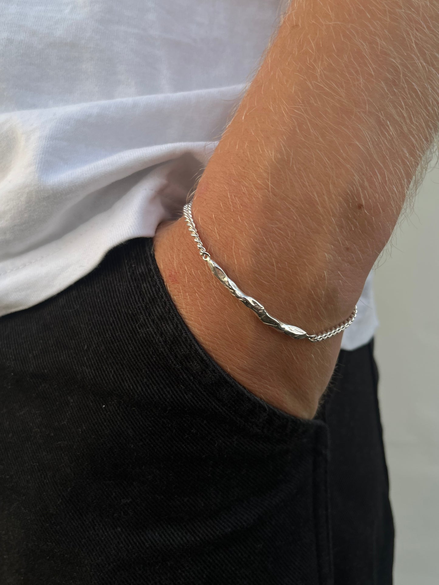 REV, armbånd