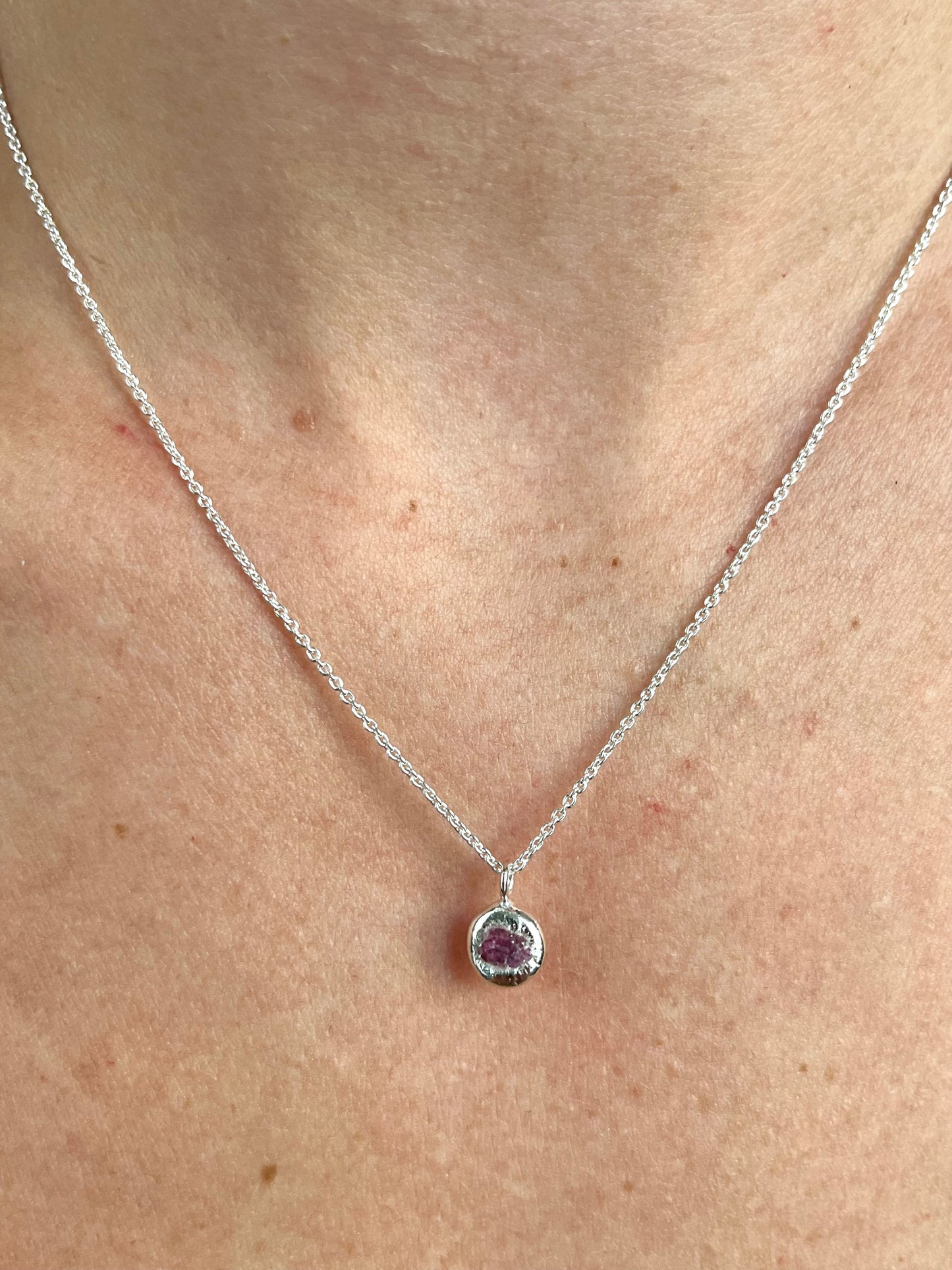 SAFIR, lys rosa halskæde